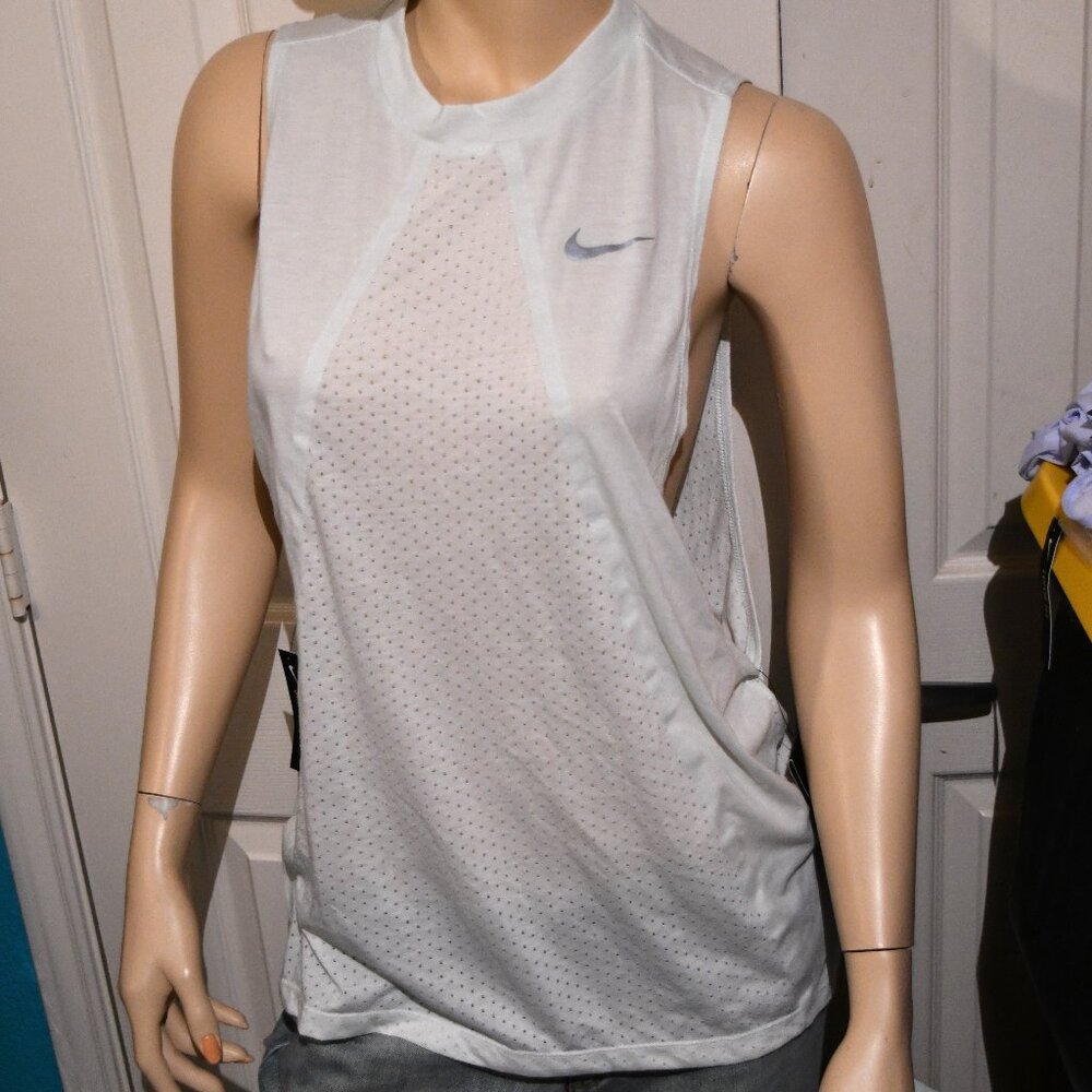 Women's NIKE Running Breathe sleeve less DRI FIT TOP MSRP 45.00 XS-L Green NWT